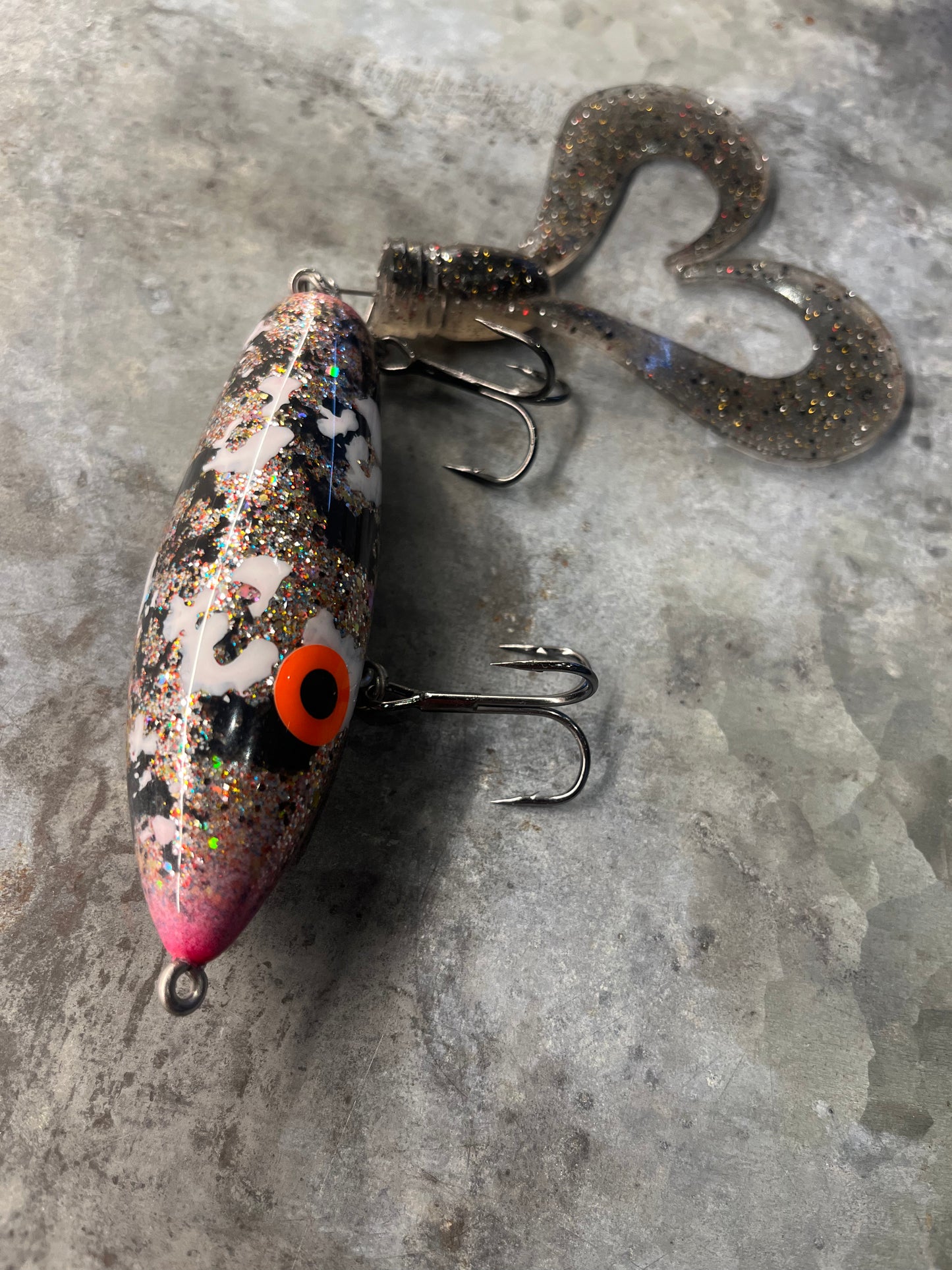 Rustic “Double-Twister Tail”