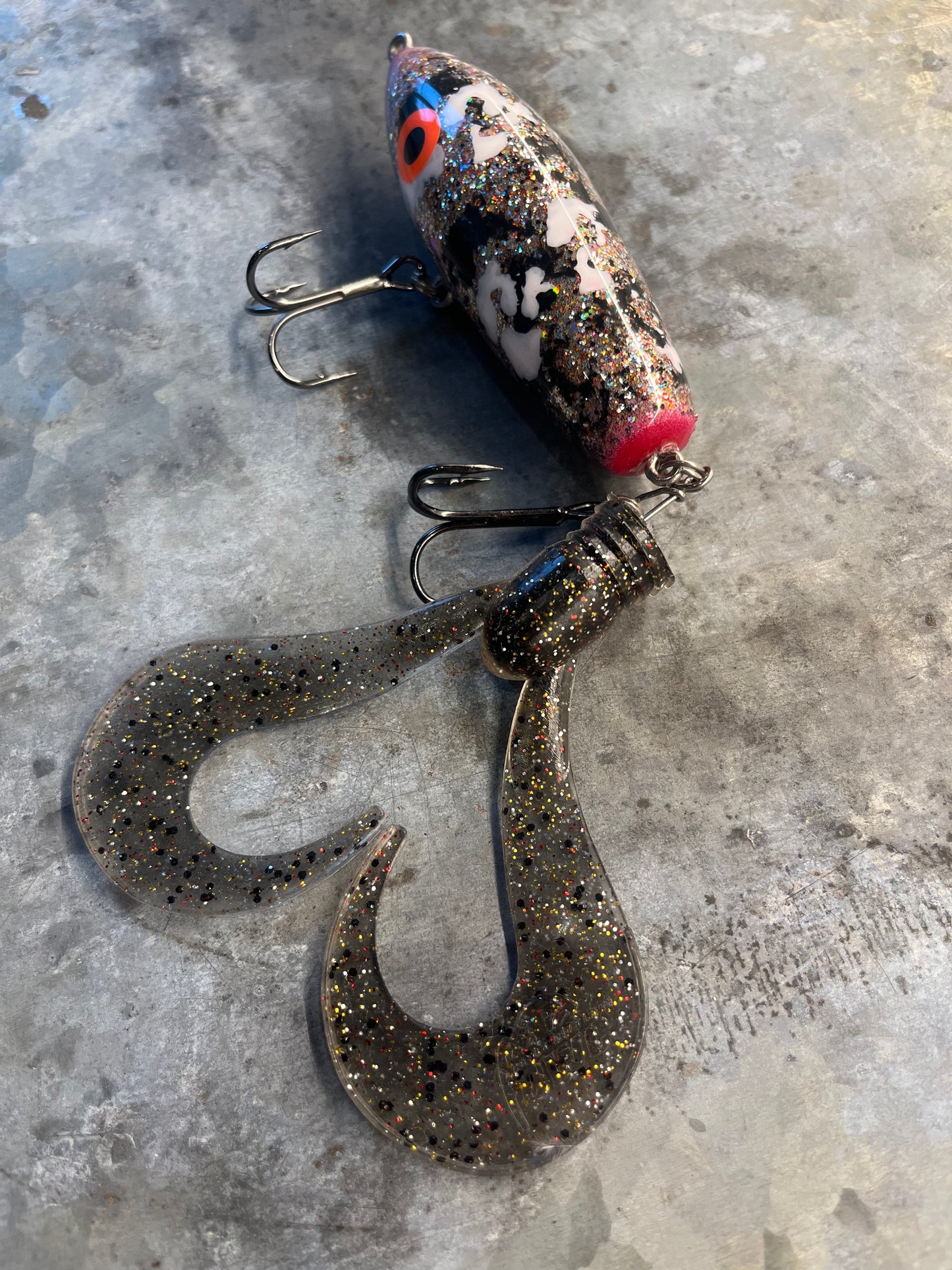 Rustic “Double-Twister Tail”